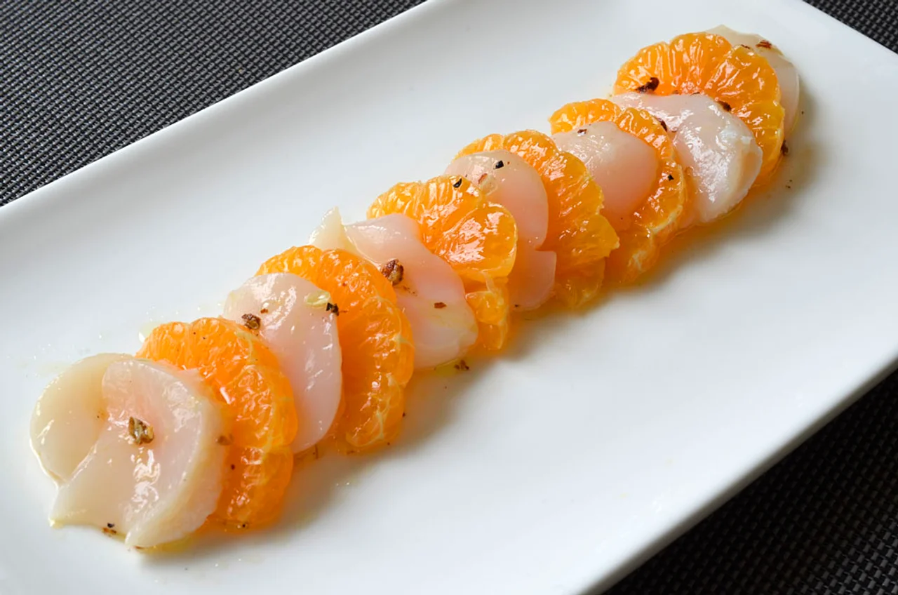 Carpaccio de Vieiras y Clementinas