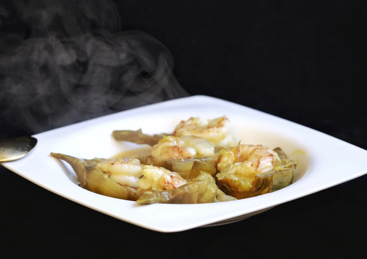 Ensalada de Alcachofas Con Colas de Langostinos