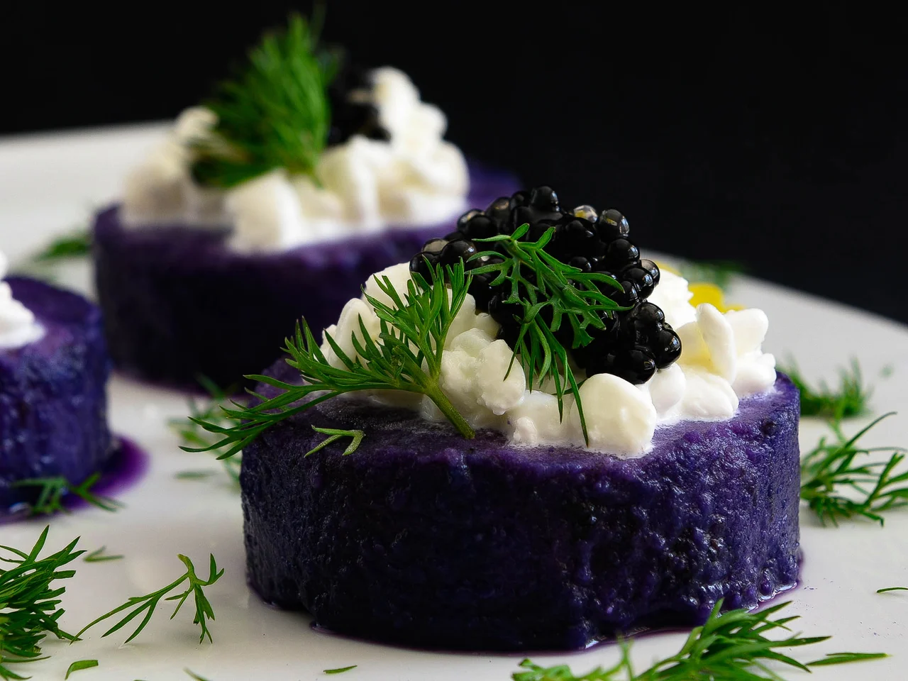 Patatas Violetas, Queso y Caviar