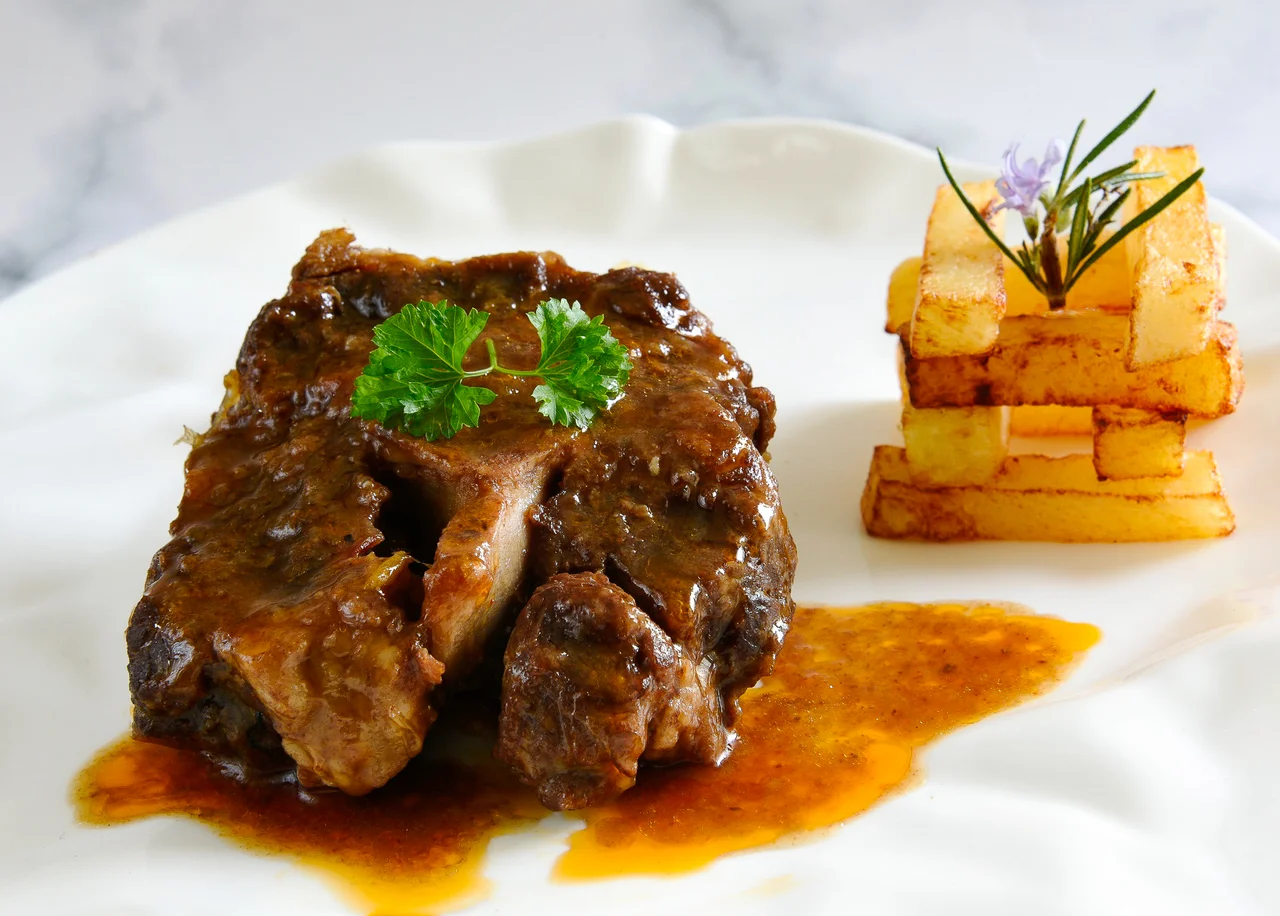 Rabo  de  Toro   "El Faro de Cádiz"