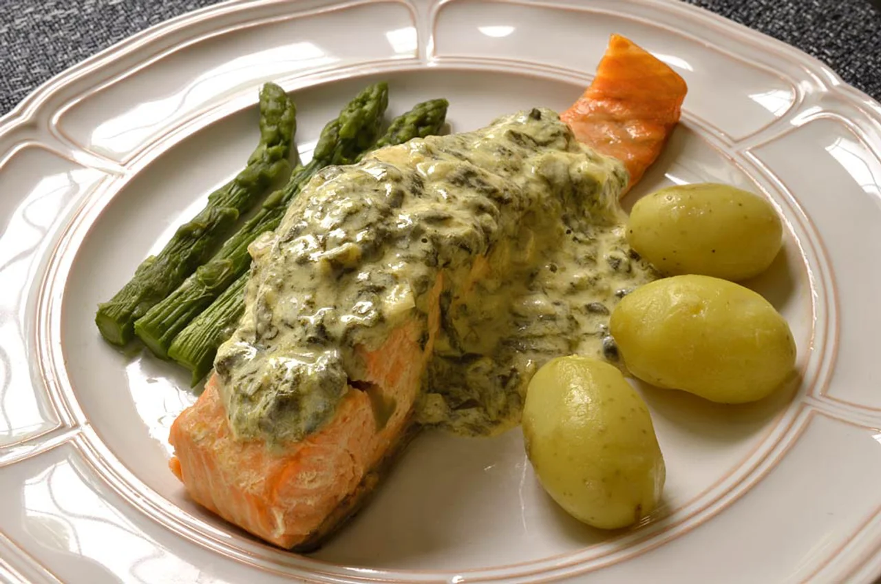 Salmón Con Salsa de Acedera