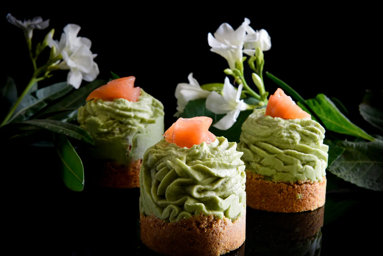 Timbal de Aguacate y Salmón