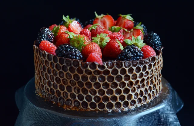 Bizcocho Con Chocolate y Frutas