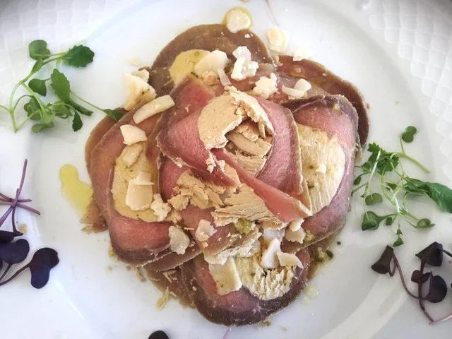 Carpaccio de Ternera Relleno de Foie