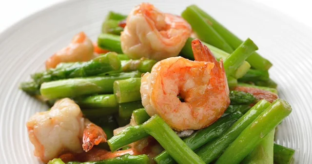 Espárragos Con Langostinos