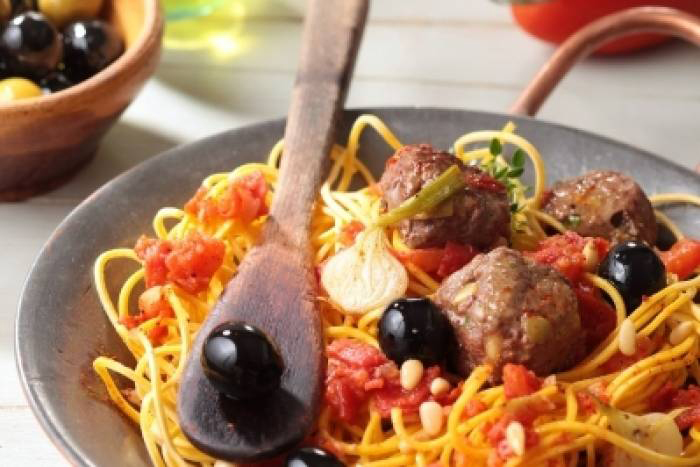 Albóndigas Con Espaghettis