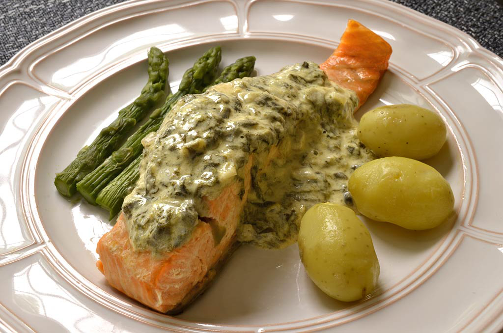 Salmón Con Salsa de Acedera